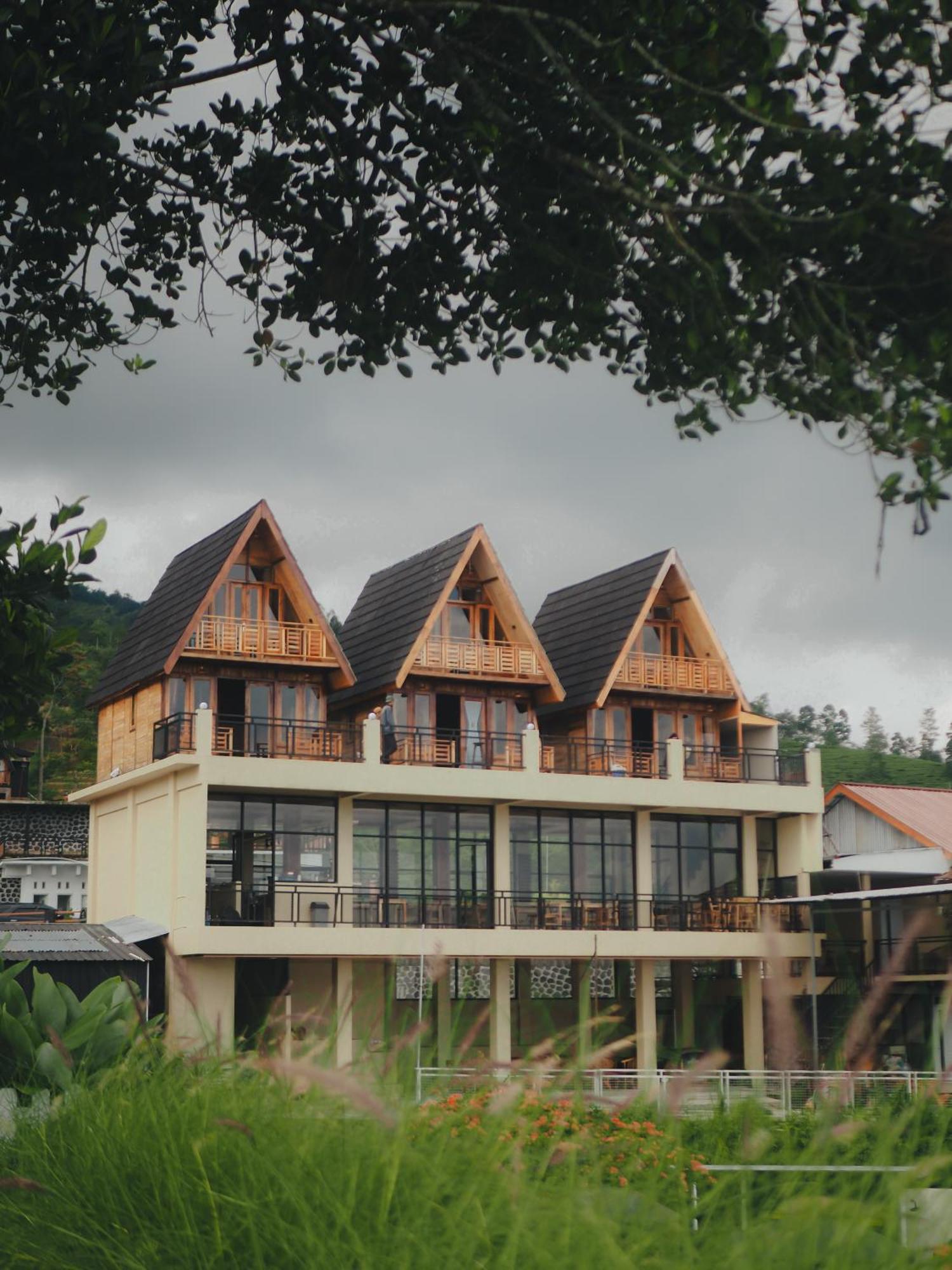 Pojok Kahyangan Homestay And Cabin Kejajar Buitenkant foto