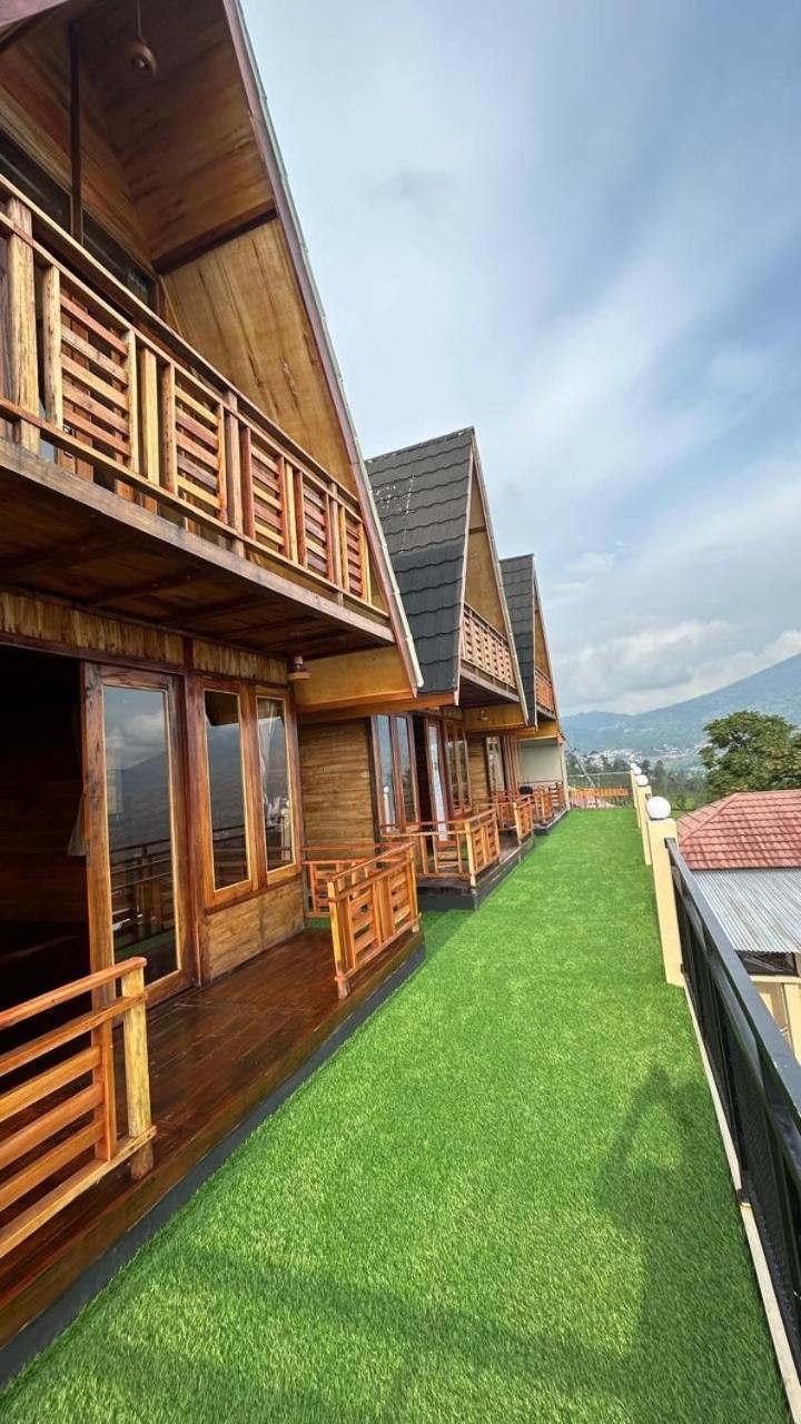 Pojok Kahyangan Homestay And Cabin Kejajar Buitenkant foto